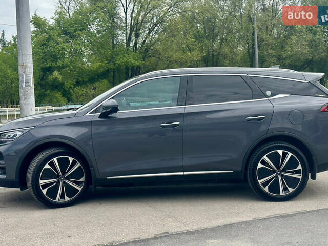 Серый БИД Tang, объемом двигателя 0 л и пробегом 22 тыс. км за 39999 $, фото 4 на Automoto.ua