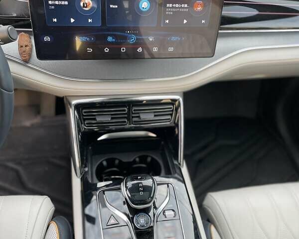 Серый БИД Tang, объемом двигателя 0 л и пробегом 18 тыс. км за 35350 $, фото 39 на Automoto.ua