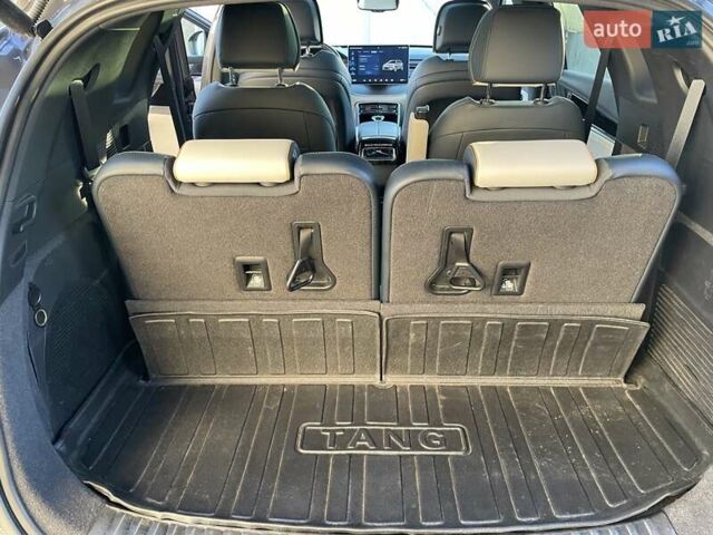 Серый БИД Tang, объемом двигателя 0 л и пробегом 18 тыс. км за 35350 $, фото 21 на Automoto.ua