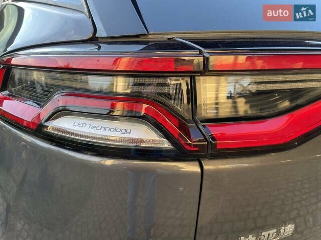 Серый БИД Tang, объемом двигателя 0 л и пробегом 18 тыс. км за 35350 $, фото 19 на Automoto.ua