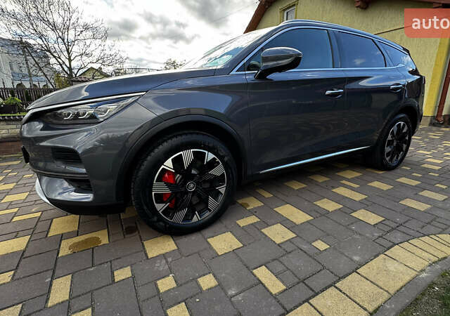 Серый БИД Tang, объемом двигателя 0 л и пробегом 72 тыс. км за 35000 $, фото 3 на Automoto.ua