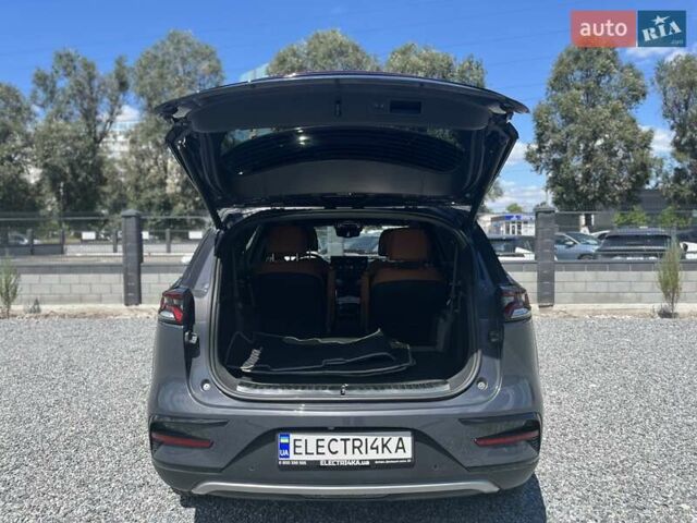 Серый БИД Tang, объемом двигателя 0 л и пробегом 16 тыс. км за 35000 $, фото 3 на Automoto.ua