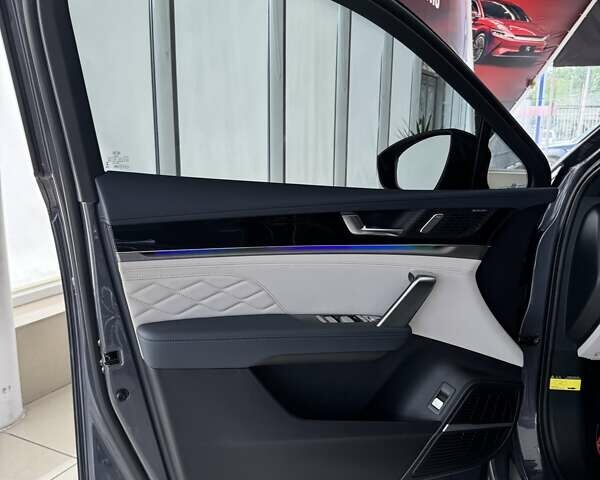 Серый БИД Tang, объемом двигателя 0 л и пробегом 5 тыс. км за 38000 $, фото 12 на Automoto.ua