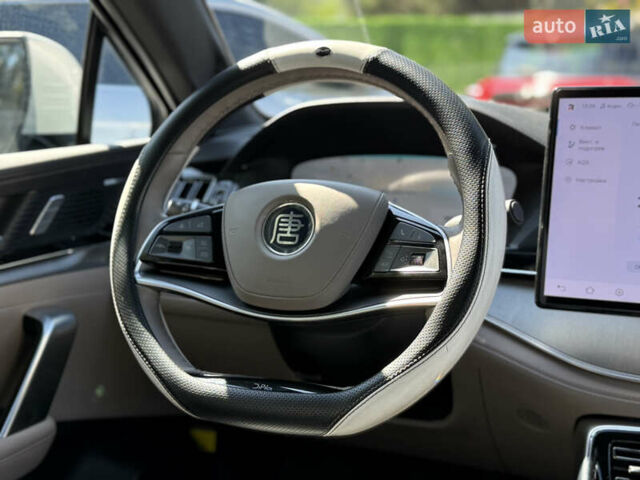 Серый БИД Tang, объемом двигателя 0 л и пробегом 10 тыс. км за 35900 $, фото 49 на Automoto.ua