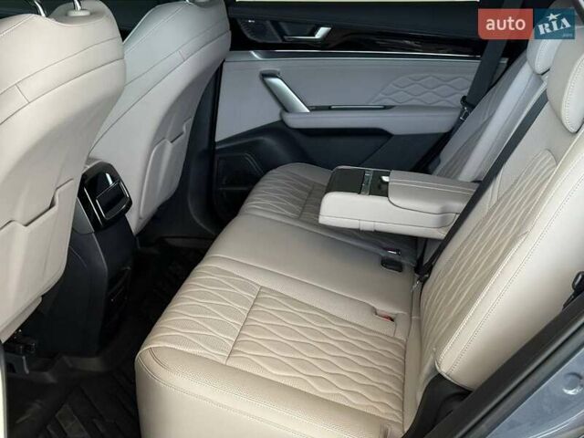 Серый БИД Tang, объемом двигателя 0 л и пробегом 23 тыс. км за 36990 $, фото 19 на Automoto.ua
