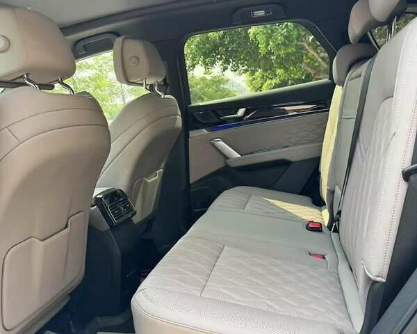 Серый БИД Tang, объемом двигателя 1.5 л и пробегом 2 тыс. км за 38899 $, фото 7 на Automoto.ua