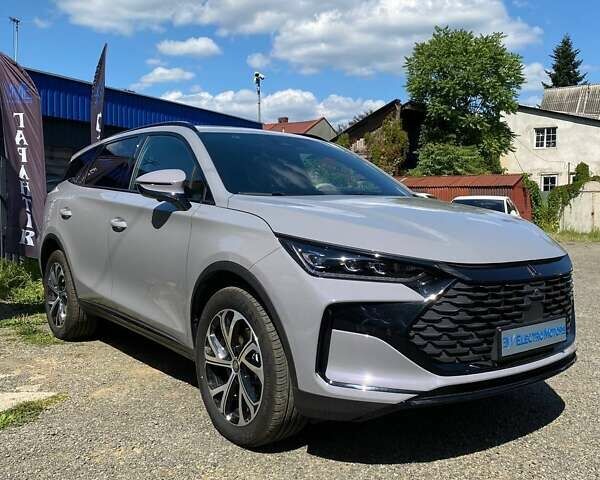 Серый БИД Tang, объемом двигателя 1.5 л и пробегом 2 тыс. км за 38899 $, фото 3 на Automoto.ua
