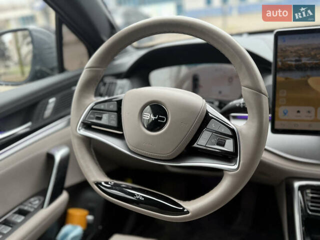 Серый БИД Tang, объемом двигателя 0 л и пробегом 33 тыс. км за 37000 $, фото 6 на Automoto.ua