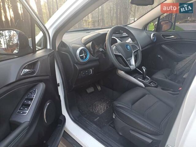 Белый БИД Yuan, объемом двигателя 0 л и пробегом 52 тыс. км за 12000 $, фото 11 на Automoto.ua