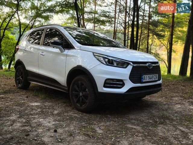 Белый БИД Yuan, объемом двигателя 0 л и пробегом 52 тыс. км за 12000 $, фото 1 на Automoto.ua