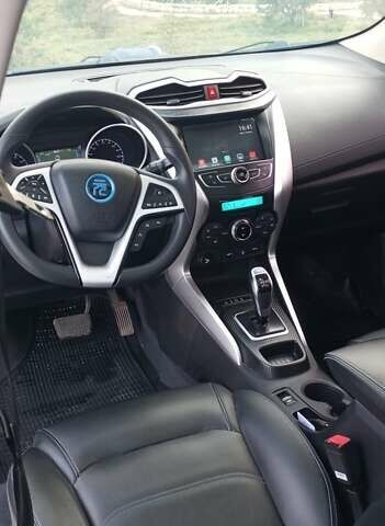 Белый БИД Yuan, объемом двигателя 0 л и пробегом 87 тыс. км за 12200 $, фото 3 на Automoto.ua