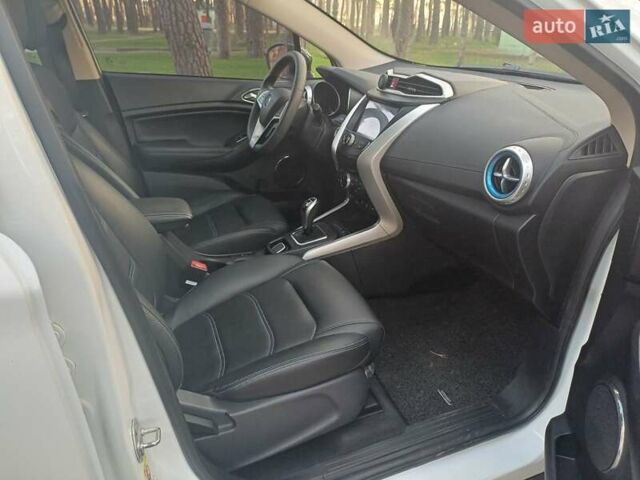 Белый БИД Yuan, объемом двигателя 0 л и пробегом 52 тыс. км за 12000 $, фото 9 на Automoto.ua