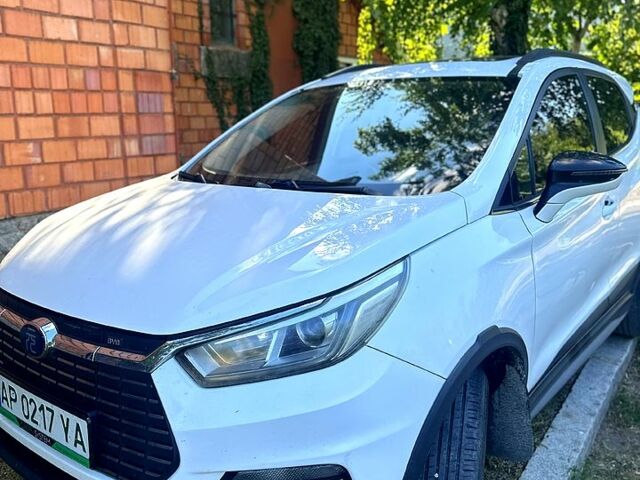 Белый БИД Yuan, объемом двигателя 70 л и пробегом 120 тыс. км за 12100 $, фото 2 на Automoto.ua