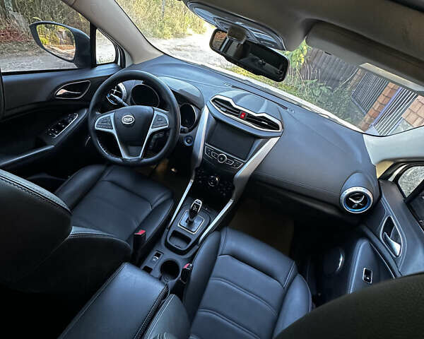 Белый БИД Yuan, объемом двигателя 0 л и пробегом 120 тыс. км за 12100 $, фото 9 на Automoto.ua