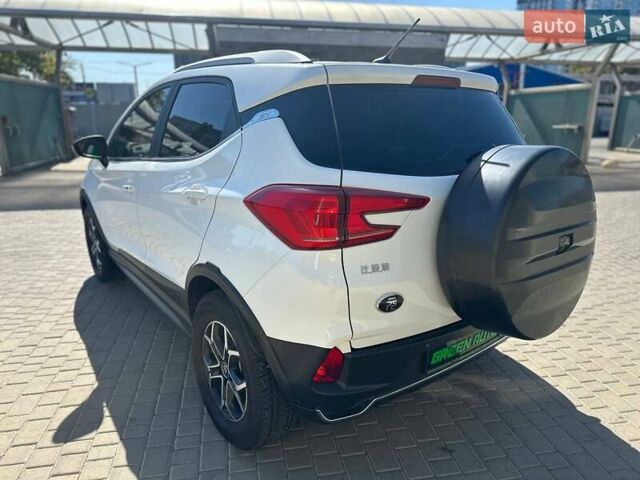 Белый БИД Yuan, объемом двигателя 0 л и пробегом 68 тыс. км за 12700 $, фото 8 на Automoto.ua