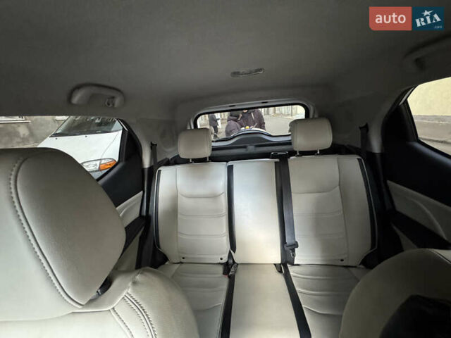 Белый БИД Yuan, объемом двигателя 0 л и пробегом 65 тыс. км за 17500 $, фото 20 на Automoto.ua