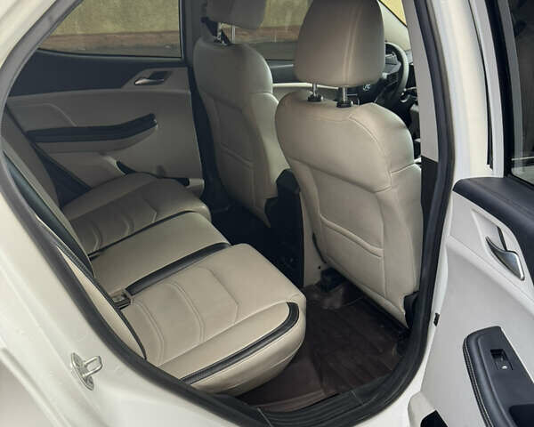 Белый БИД Yuan, объемом двигателя 0 л и пробегом 65 тыс. км за 17500 $, фото 11 на Automoto.ua