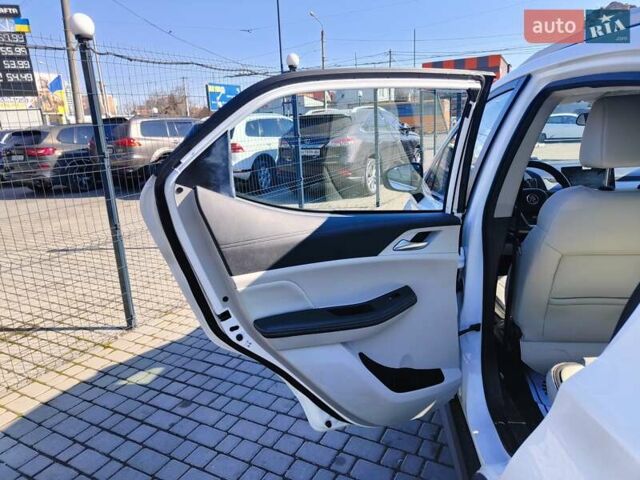Белый БИД Yuan, объемом двигателя 0 л и пробегом 53 тыс. км за 13100 $, фото 13 на Automoto.ua