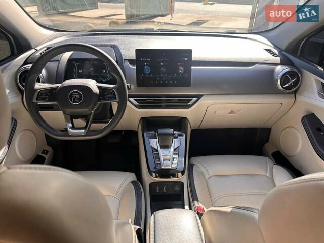 Белый БИД Yuan, объемом двигателя 0 л и пробегом 68 тыс. км за 12700 $, фото 13 на Automoto.ua