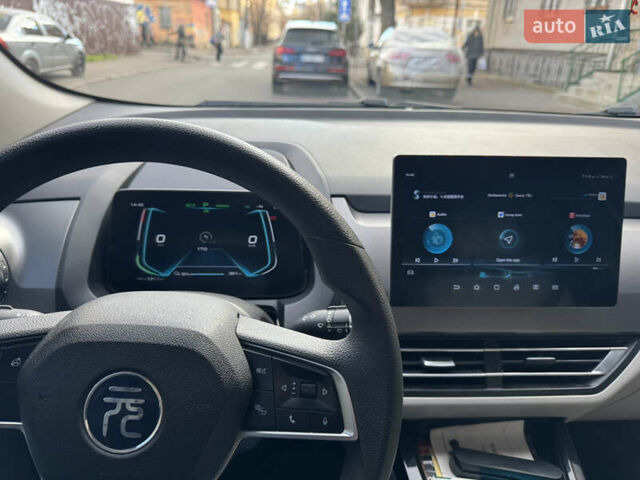 Белый БИД Yuan, объемом двигателя 0 л и пробегом 65 тыс. км за 17500 $, фото 18 на Automoto.ua