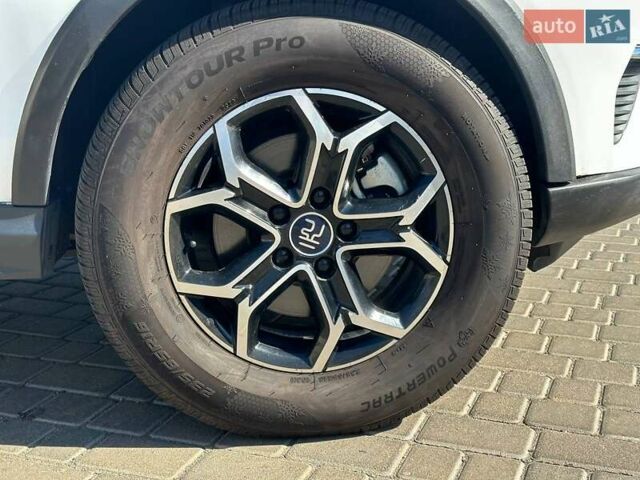 Белый БИД Yuan, объемом двигателя 0 л и пробегом 68 тыс. км за 12700 $, фото 3 на Automoto.ua