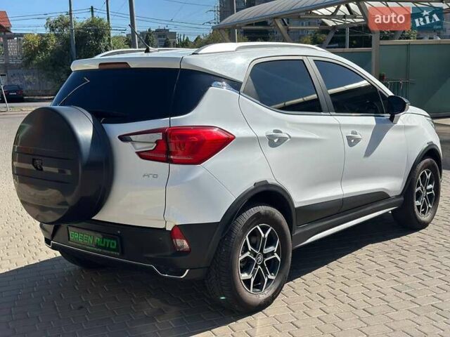 Белый БИД Yuan, объемом двигателя 0 л и пробегом 68 тыс. км за 12700 $, фото 5 на Automoto.ua