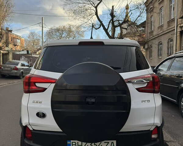 Белый БИД Yuan, объемом двигателя 0 л и пробегом 65 тыс. км за 17500 $, фото 6 на Automoto.ua