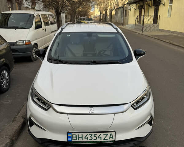 Белый БИД Yuan, объемом двигателя 0 л и пробегом 65 тыс. км за 17500 $, фото 2 на Automoto.ua