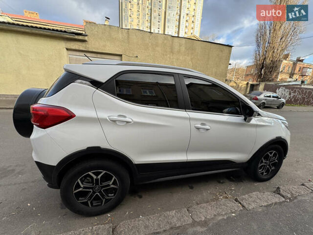 Белый БИД Yuan, объемом двигателя 0 л и пробегом 65 тыс. км за 17500 $, фото 7 на Automoto.ua