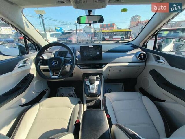 Белый БИД Yuan, объемом двигателя 0 л и пробегом 53 тыс. км за 13100 $, фото 10 на Automoto.ua