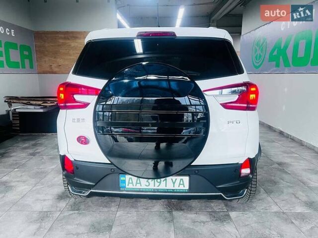 Белый БИД Yuan, объемом двигателя 0 л и пробегом 49 тыс. км за 15000 $, фото 4 на Automoto.ua