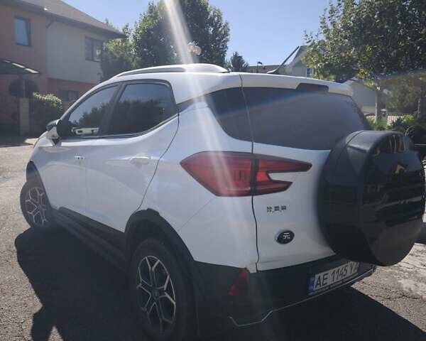 Белый БИД Yuan, объемом двигателя 0 л и пробегом 40 тыс. км за 17000 $, фото 7 на Automoto.ua