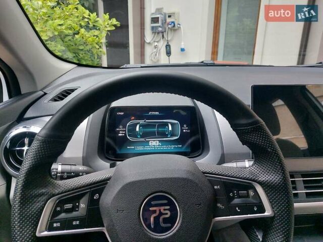 Белый БИД Yuan, объемом двигателя 0 л и пробегом 32 тыс. км за 16000 $, фото 13 на Automoto.ua