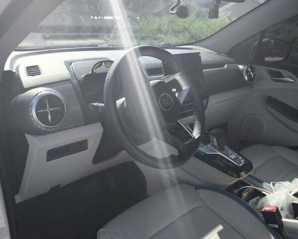 Белый БИД Yuan, объемом двигателя 0 л и пробегом 40 тыс. км за 17000 $, фото 1 на Automoto.ua