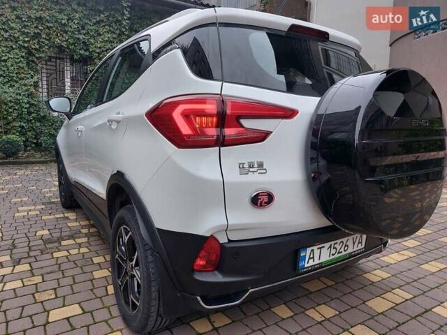 Белый БИД Yuan, объемом двигателя 0 л и пробегом 32 тыс. км за 16000 $, фото 2 на Automoto.ua