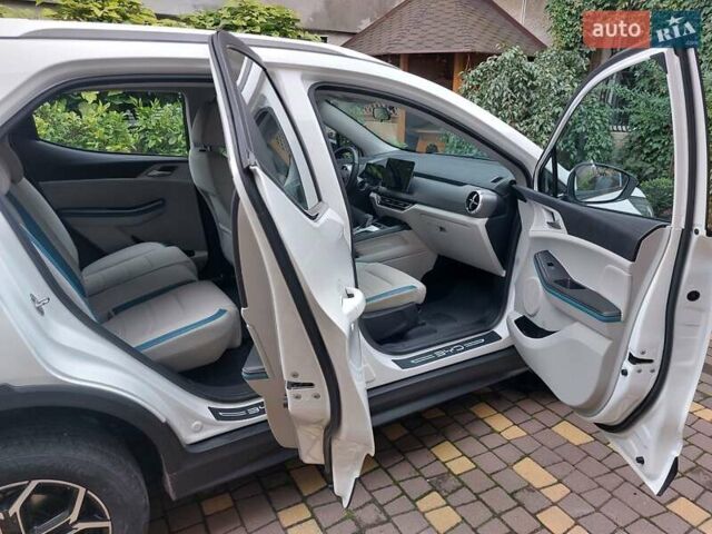 Белый БИД Yuan, объемом двигателя 0 л и пробегом 32 тыс. км за 16000 $, фото 12 на Automoto.ua