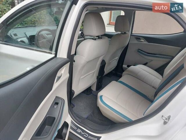 Белый БИД Yuan, объемом двигателя 0 л и пробегом 32 тыс. км за 16000 $, фото 10 на Automoto.ua