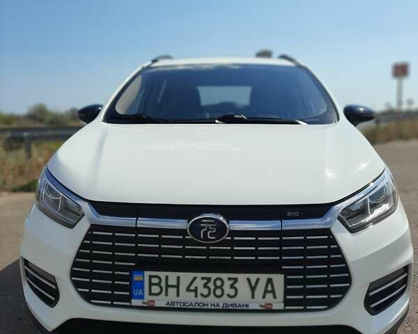 Белый БИД Yuan EV360, объемом двигателя 0 л и пробегом 47 тыс. км за 14400 $, фото 2 на Automoto.ua