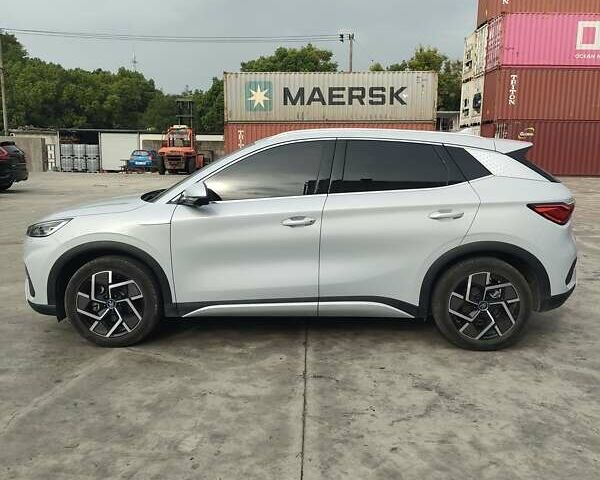 Белый БИД Yuan Plus, объемом двигателя 0 л и пробегом 21 тыс. км за 19900 $, фото 6 на Automoto.ua