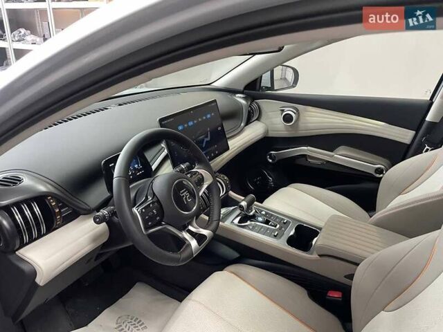 Белый БИД Yuan Plus, объемом двигателя 0 л и пробегом 1 тыс. км за 21999 $, фото 8 на Automoto.ua
