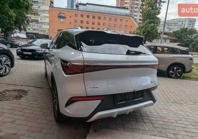 Белый БИД Yuan Plus, объемом двигателя 0 л и пробегом 1 тыс. км за 18000 $, фото 3 на Automoto.ua