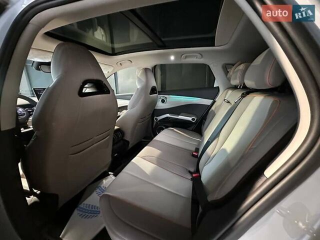 Белый БИД Yuan Plus, объемом двигателя 0 л и пробегом 1 тыс. км за 21900 $, фото 34 на Automoto.ua