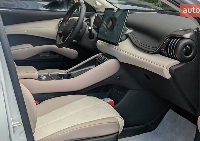 Белый БИД Yuan Plus, объемом двигателя 0 л и пробегом 1 тыс. км за 18000 $, фото 6 на Automoto.ua