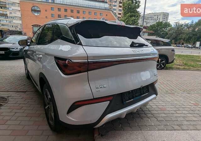 Белый БИД Yuan Plus, объемом двигателя 0 л и пробегом 1 тыс. км за 18000 $, фото 4 на Automoto.ua