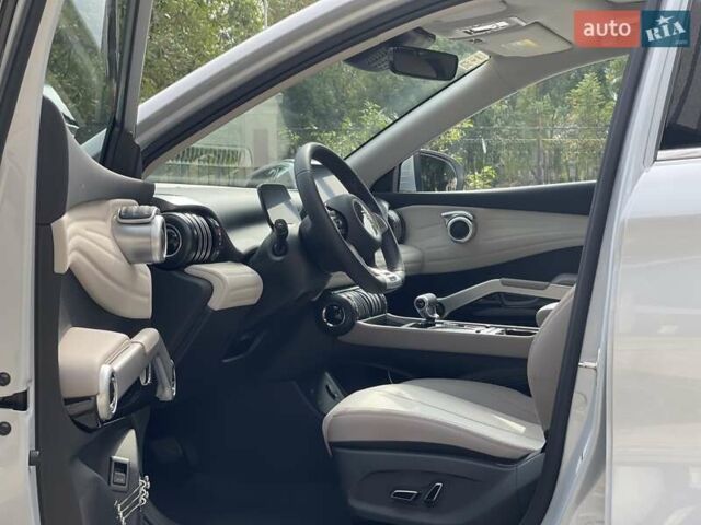 Белый БИД Yuan Plus, объемом двигателя 0 л и пробегом 2 тыс. км за 19800 $, фото 4 на Automoto.ua