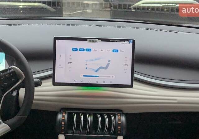 Белый БИД Yuan Plus, объемом двигателя 0 л и пробегом 1 тыс. км за 22699 $, фото 2 на Automoto.ua