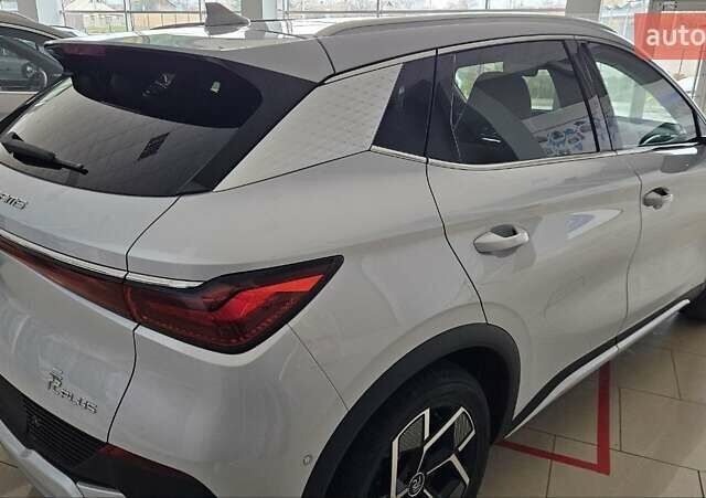 Белый БИД Yuan Plus, объемом двигателя 0 л и пробегом 1 тыс. км за 23499 $, фото 6 на Automoto.ua