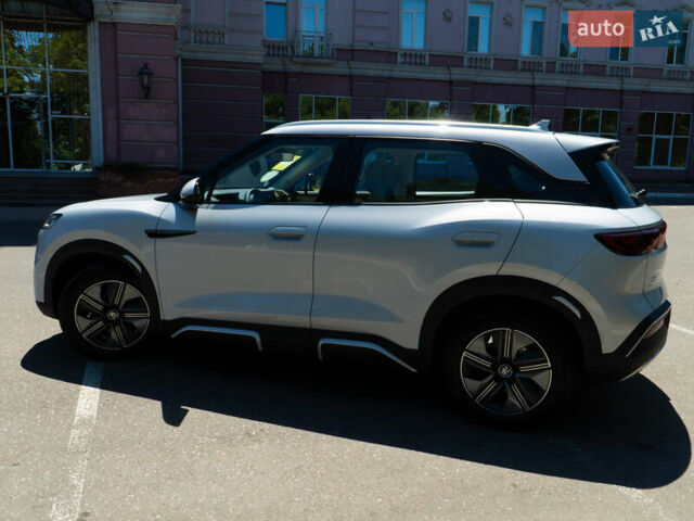 Белый БИД Yuan Up, объемом двигателя 0 л и пробегом 1 тыс. км за 19800 $, фото 8 на Automoto.ua