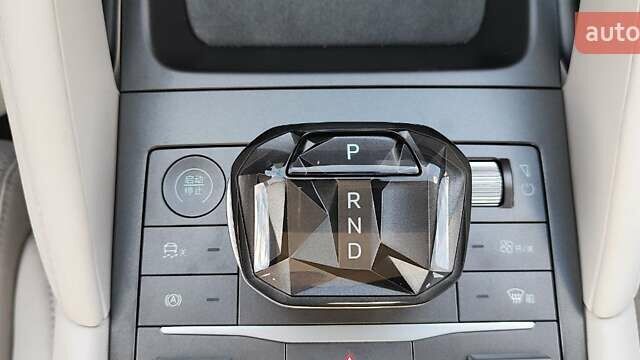 Белый БИД Yuan Up, объемом двигателя 0 л и пробегом 5 тыс. км за 20000 $, фото 18 на Automoto.ua