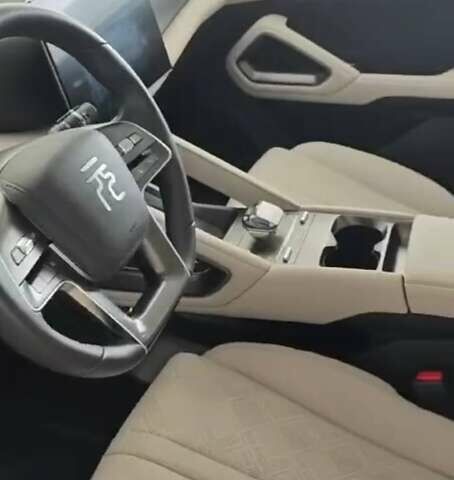 Белый БИД Yuan Up, объемом двигателя 0 л и пробегом 9 тыс. км за 17300 $, фото 4 на Automoto.ua